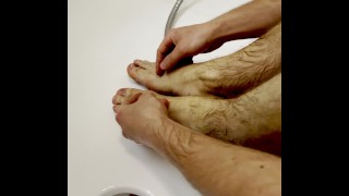 私の足を洗う