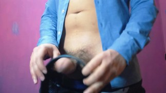 Hombre heterosexual solo masturbandose, video casero real