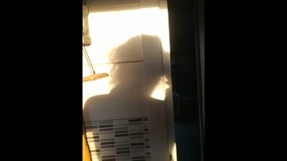 Sluneční Paprsky: Sušení dlouhých vlasů na slunci pro zářivý lesk!