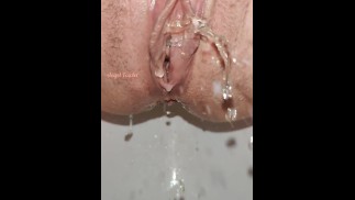 Finden Sie heraus, wie Frauen pissen.