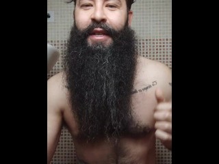 在抽搐之前，我剃了我的球和胸部