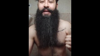 I shave my balls and my chest before jerk off