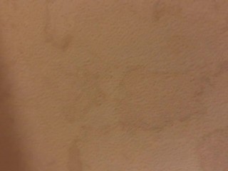 Ем вермишель в ванной, но на самом деле ее не видно