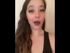 Follow @layceexox the Snapchat hoe 🤪