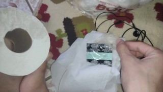 Vieux préservatif creampied avec le paquet