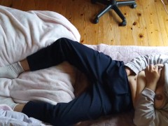 【盗撮風】「乳首いじりながらのマンズリやっべ！！」ボーイッシュ女子のオナニー - Screenshot 15 of 16 - Japanese