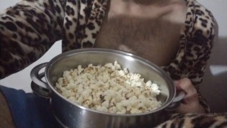 Popcorn for bear belly
