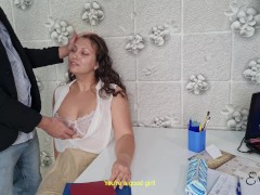 Студентка пришла на экзамен к сексуальному преподавателю и ушла с полными трусиками спермы. 2/16