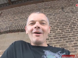 Kurzhaarige deutsche Milf von nebenan lässt sich beim Casting ficken