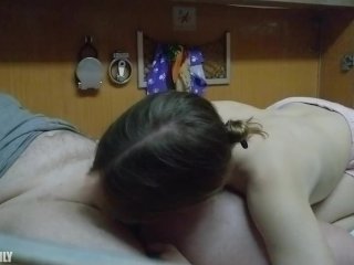 Blowjob under the sound of wheels / spying on a couple on the train