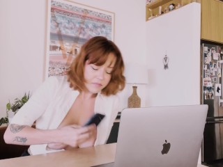Masturbating while on a Zoom Meeting 💻💦 (PREVIEW)