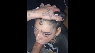 这个拉丁少女像吸尘器一样吸我的鸡巴