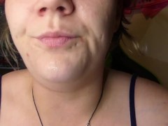 CUSTUM Throwing up milk for a fan.