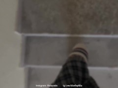 СКВИРТ В ПОДЪЕЗДЕ ОТ ШКОЛЬНИЦЫ - Screenshot 1 of 16 - Squirt