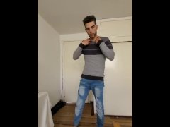 SEGUNDA PARTE DE HOMBRE CON BARBA Y TATUAJE EN EL PECHO CON GANAS DE UNA MUJER FIEL
