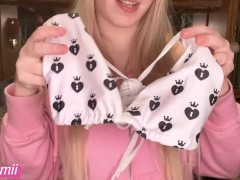 MV Merch Try-On Haul + Unboxing - Screenshot 8 of 16 - Merch