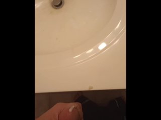 Bathroom Stroke💦🥒