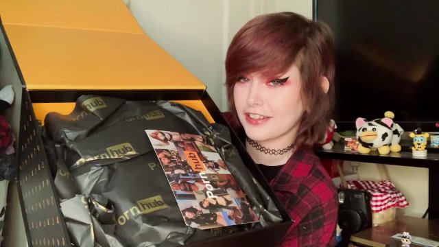 VLOG: Unboxing Pornhub 50k Achievement Varsity Jacket