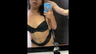 Моя сводная сестра соблазняет меня в ванной, и я трахаю ее раком.