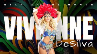 MYLF do mês a Vivianne brasileira Desilva responde a perguntas de fãs em seu traje de carnaval