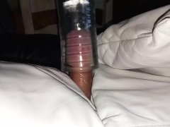 Gemolken tussen leren kussentje,s2