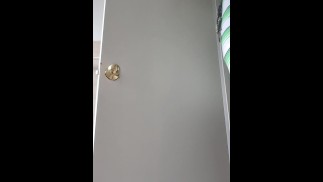 ХМ, ПРОСТО ПОТОМУ, ЧТО ТЕБЕ НРАВИТСЯ ЖЕЛТЫЙ И ОНО, С ЭТОЙ ТОЧКИ ЗРЕНИЯ, ХА-ХА!!!