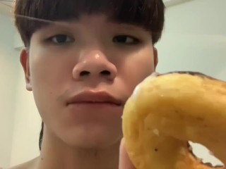 made dunkin add cum on top / thai boy