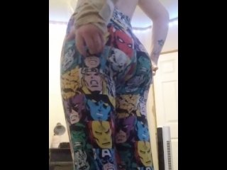 leggings, nerdy girl, bouncing ass, pale