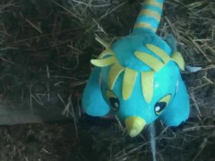 Pee stormfly dragon in the stable