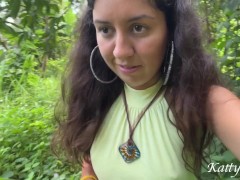 Туристка потерялась в джунглях и наткнулась на дикаря, который её выебал - Screenshot 1 of 16 - Jungle