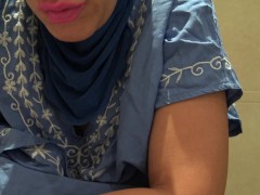 Kinky French Arabic Wife - پاشیدن آب دختر حشری ایرانی
