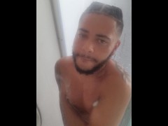 Shower fresh - Screenshot 2 of 16 - Bbc