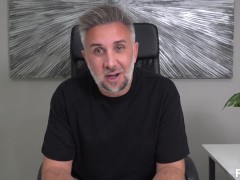 Keiran Lee reads Pornhub comments