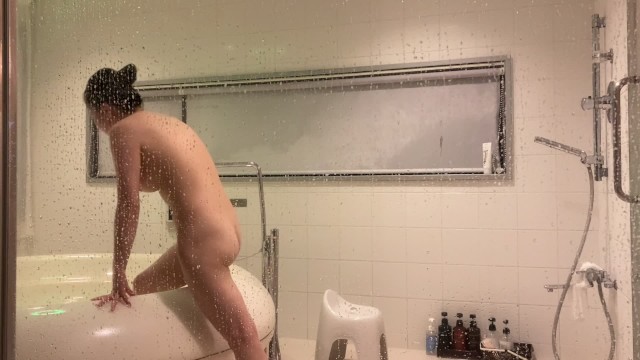【素人盗撮NTR】旅行先のホテルでシャワー中に侵入。彼氏持ちJDと裸のお付き合いの結果。。。
