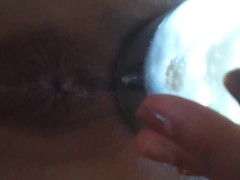 おりものべっちょりの汚マンコから放尿する日本人女性♥️