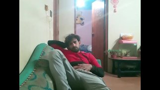 Asiatischer Junge masturbiert hart