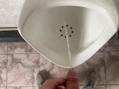 How do boys pee? 6/16