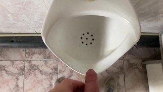 Come fanno i ragazzi a fare la pipì?