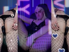 TS W I L L O W - Goth Sissy Stroking Girldick - Screenshot 9 of 16 - Bbc