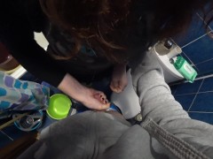 Реальная измена жены с молодым парнем в туалете - Screenshot 2 of 16 - Nextdoor Neighbor