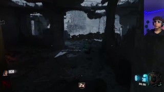 HERMOSO CULO BLANCO PELIRROJA  FOLLADA MIENTRAS JUEGA COD ZOMBIES