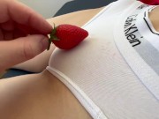 ШКОЛЬНИЦАМ НРАВИТСЯ 🍓КЛУБНИКА В ТРУСИКАХ. Я ЛЮБЛЮ ЗАПАХ ИХ ВАГИН ...