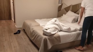 wychodzę z łazienki i spada mi ręcznik przy przyrodniej siostrze. zawołała mnie i mi obciągnela