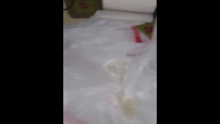 Презерватив кремпай положить на мусорное ведро