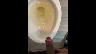 Wavydarkskin：想让我在工作时对你撒尿