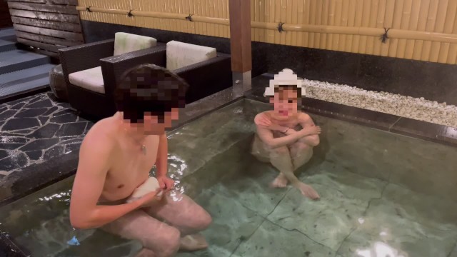 【混浴NTR】深夜の貸切露天風呂にカメラを仕込んでいたら、彼氏持ち美女が入ってきたので、こっそり侵入した結果。。。1-1