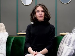 FEMOUT.XXX: Starlet Alert!