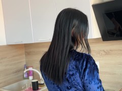 Горячий и интенсивный секс на кухне с симпатичной похотливой подругой - Screenshot 1 of 16 - Rough