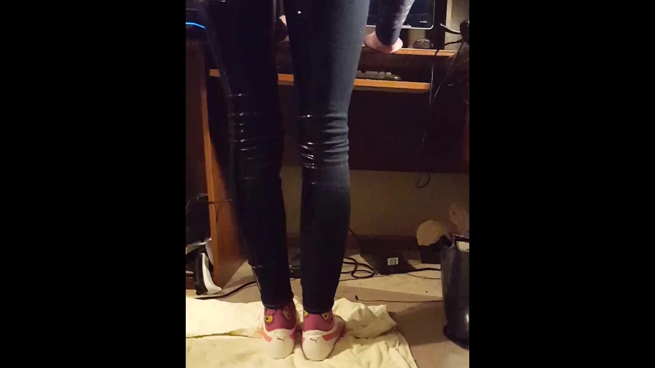 Oh my gosh, I peed in my AE tight jeans and pumas