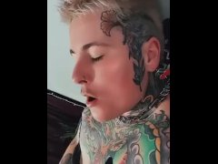 Hit tattooed transgender male playing with big clit fucking his man pussy